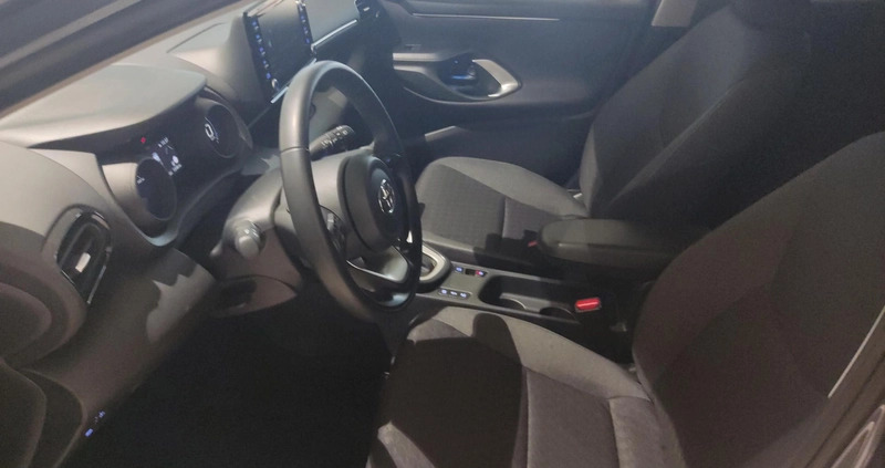 Toyota Yaris cena 96900 przebieg: 13348, rok produkcji 2022 z Kock małe 79